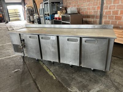 Tour réfrigérée Friginox, dimensions : L 276x81x91 cm, fonct…