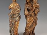 paire de figurines en bois sculpté représentant la Vierge à l'Enfant