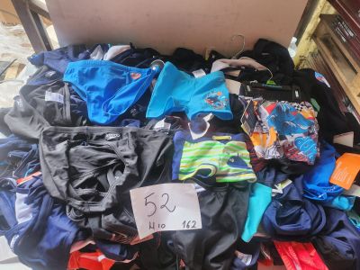 Lot de 162 maillots de bain, homme et enfant marques Speedo,…
