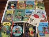 de nombreux livres pour enfants posés ensemble sur une table