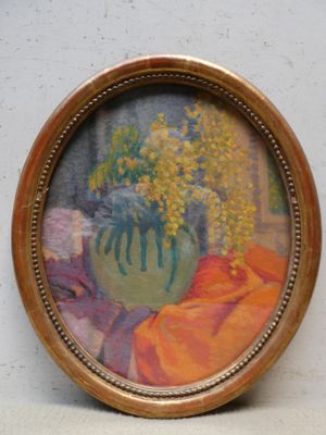 a picture of a picture of a vase with flowers in it