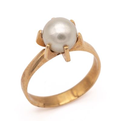 an image of a gold ring with a white pearl on it