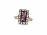 une bague en tourmaline rose et diamant