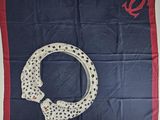 une image représentant un drapeau sur lequel figure la lettre « o »