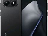 l'arrière d'un smartphone noir doté d'un écran incurvé