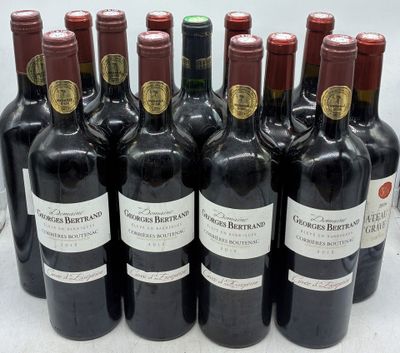 Lot de 13 bouteilles comprenant : - Photo 1