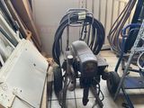 a machine that is sitting on the floor in a room