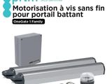 un gros plan d'une boîte sur laquelle se trouve une télécommande