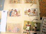 de nombreuses photos de personnes assises à une table sur laquelle se trouvent des papiers