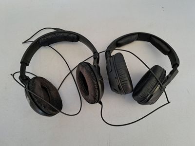 Sennheiser, HDR 160 (manque les fils, usures) et un autre ca…