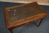 Table bureau ouvrant par deux tiroirs en ceinture et reposan… (photo 2)