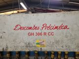 a sign that says debonnes pecina gh 306 r c