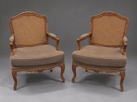 Paire de fauteuils à la reine à dossier plat canné en bois n…