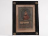 tableau représentant un jeune garçon vêtu d'un manteau rouge, dans un cadre noir, accroché à un mur blanc