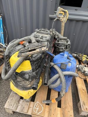 an image of a pile of tools sitting on top of a wooden pallet