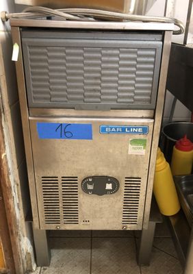 l'image d'une machine installée dans une pièce