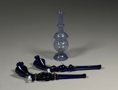 DEUX PIPES et un ASPERSOIR Verre soufflé