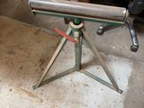 a machine that is sitting on top of a table