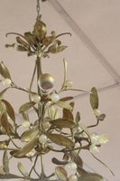Lustre en bronze doré à décor de gui, XX° siècle. (photo 3)