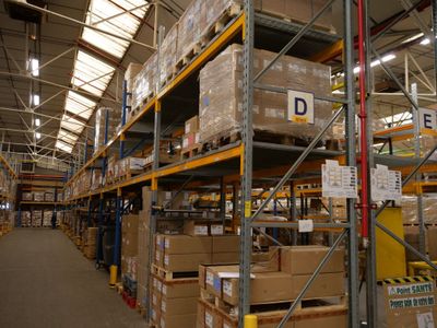 Contenues Dans LA Travee D, 62 Palettes DE Fournitures Pour …