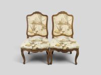 Suite de 4 chaises en bois mouluré, sculpté et patiné à doss… (photo 3)
