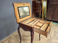 Table à ouvrage en bois et placage de ronce, le plateau abat… (photo 5)