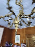 Lustre à 8 lumières en laiton doré à décor de feuillages et … (photo 4)