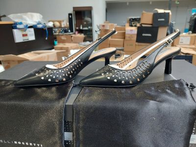 12 paires d'escarpins cuir noir FRATELLI ROSSETTI Réf. 66806…