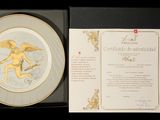 une assiette sur laquelle est représenté un Cupidon