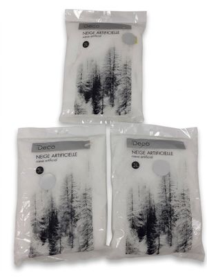 trois sacs contenant des images en noir et blanc d'arbres dans une forêt