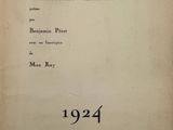 un vieux livre avec un titre en noir et blanc