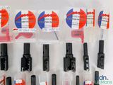 many different types of electrical connectors in the package