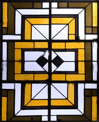 GRANDE ET RARE VERRIERE polychrome à décor géométrique, pouv…