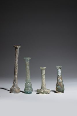 ENSEMBLE DE 4 UNGUENTARII Verre