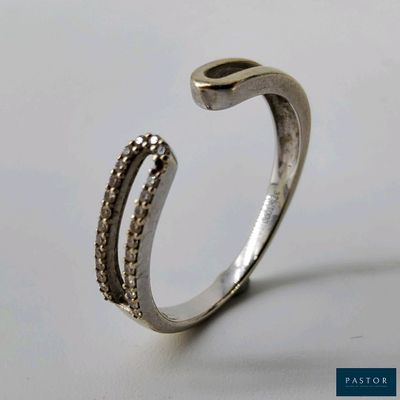 Bague ouverte en or blanc 9K (375 millièmes) sertie de 2 ran…