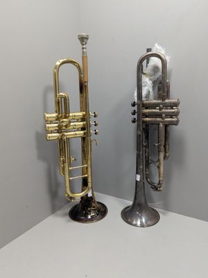Lot de deux trompettes dont une trompette en métal argenté, … - Photo 1