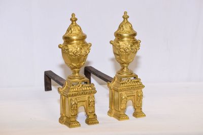 PAIRE de CHENETS en bronze doré à cassolettes de style LOUIS… - Photo 1