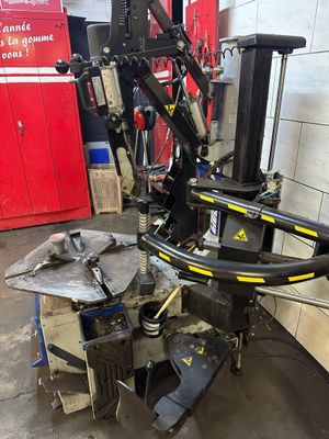 an image of a machine that is in a garage