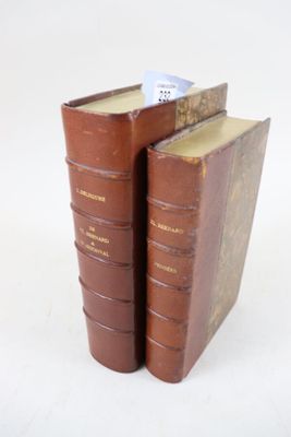 deux livres superposés