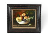 peinture représentant une corbeille de fruits posée sur une table, sur fond blanc