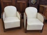 paire de fauteuils club Art déco en cuir blanc et bois de noyer