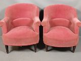 paire de fauteuils en velours rose à accoudoirs tournés