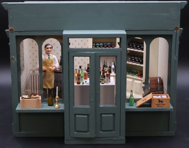 Diorama - « Le caviste », scène d’intérieur, caviste avec tonneau...