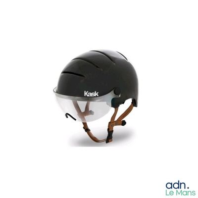 une image représentant un casque muni d'une visière