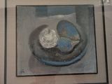 une peinture représentant une coupe de fruits sur une table