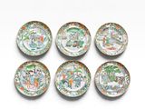 un service de six assiettes chinoises ornées de scènes peintes