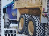 une photo d'un camion équipé d'un gros pneu