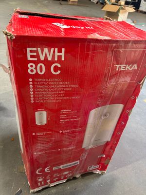 the box is open and ready to be packed with the electronic device