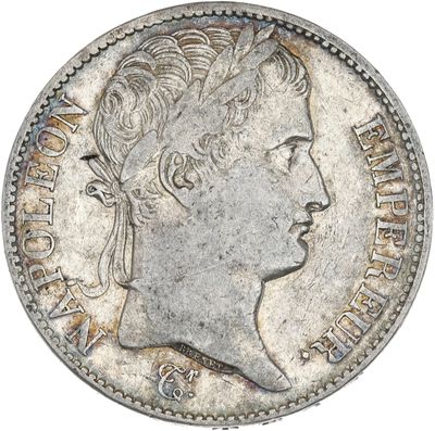 une pièce d'argent portant une tête de femme