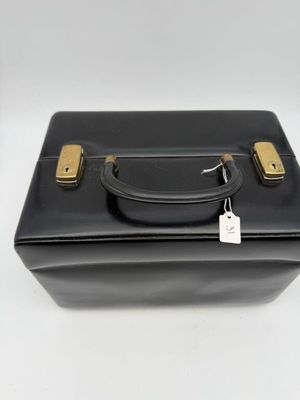 Cartable en cuir noir rigide
